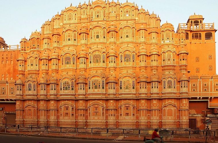 Sunrise image of Hawa-Mahal