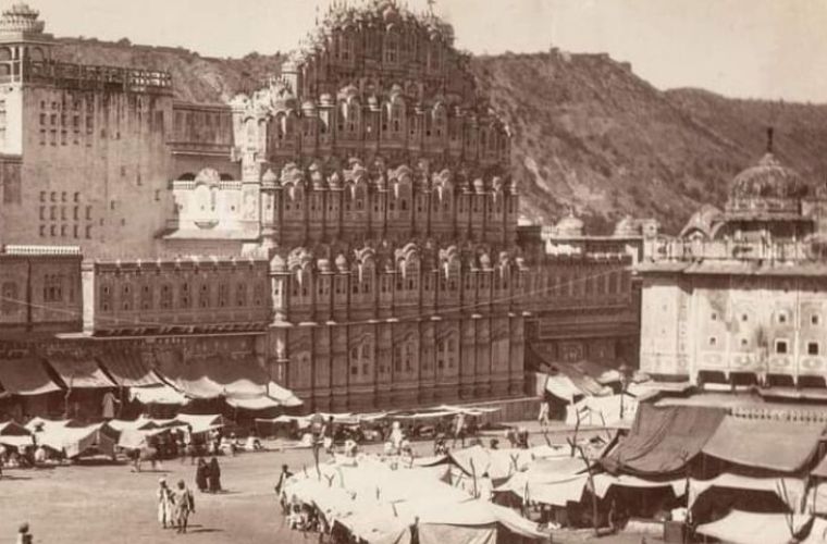 Old photo of Hawa Mahal