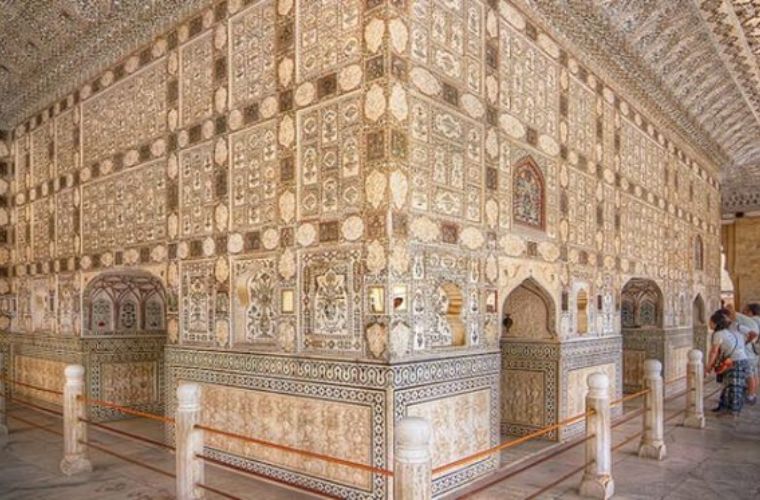 Sheesh-Mahal-Jaipur